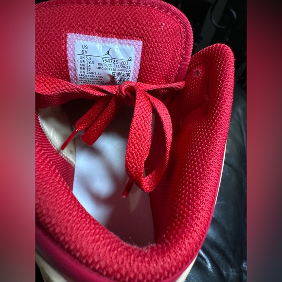 Nike Jordan Mid with box - Picture 4 of 6